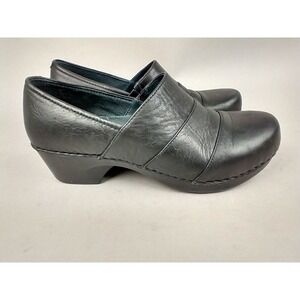 Dansko Black Leather Clogs Womens 9 (39) Block Heel Slip On Professional Shoes